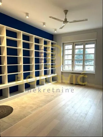 Skupština | 4zida.rs