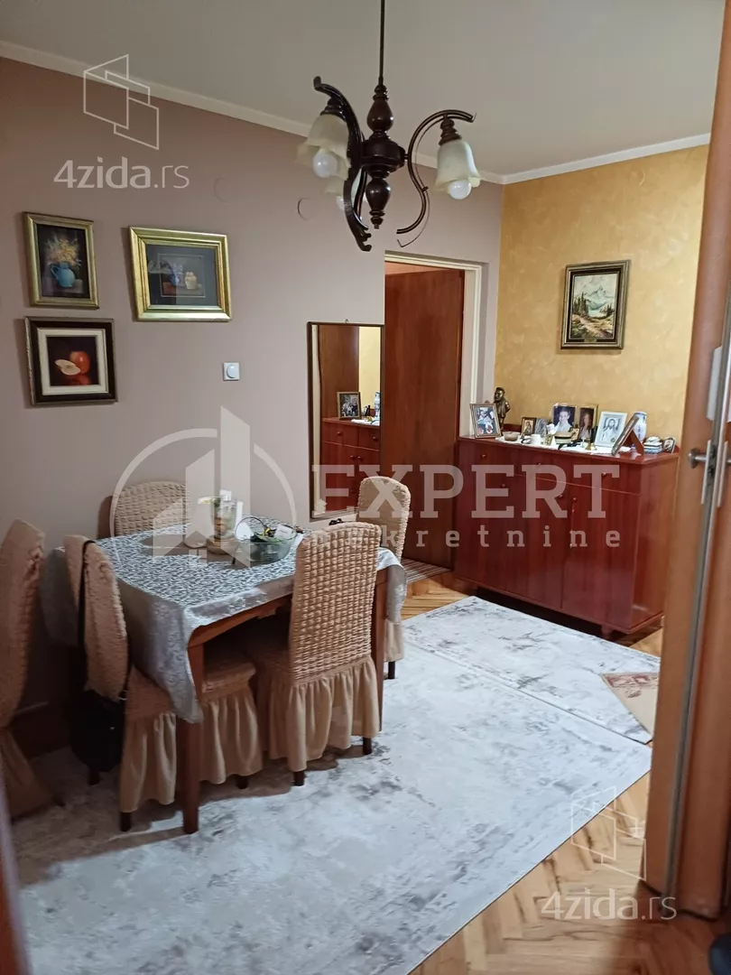 Troiposoban stan | 4zida