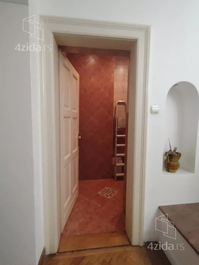 Šestosoban stan | 4zida
