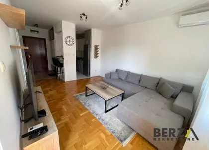 Bulevar Patrijarha Pavla (Somborski Bulevar) | 4zida.rs
