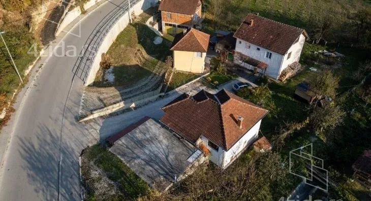 Plac | 4zida