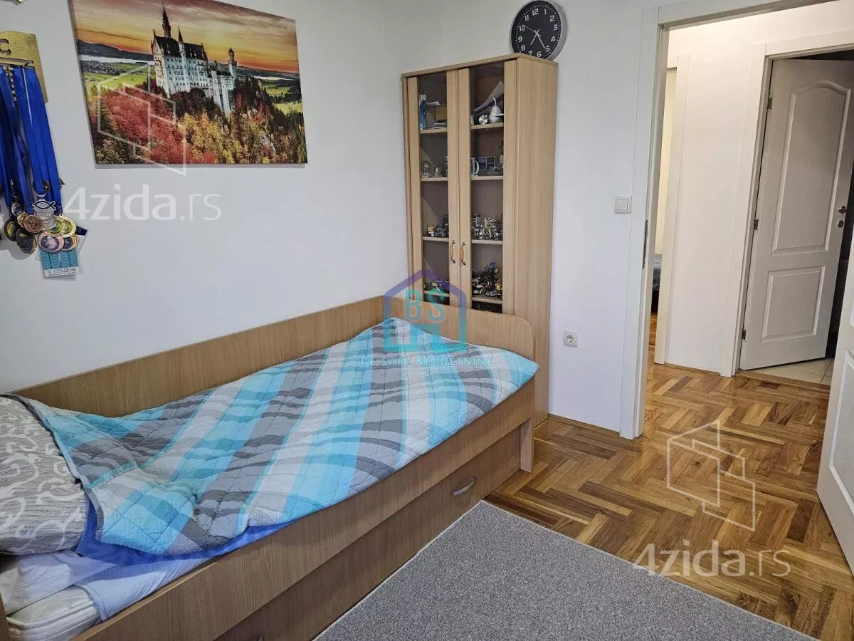 Troiposoban stan | 4zida