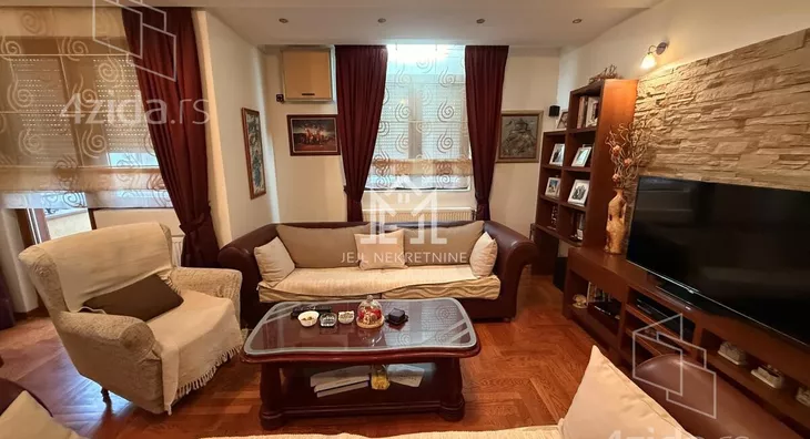 Petosoban stan | 4zida