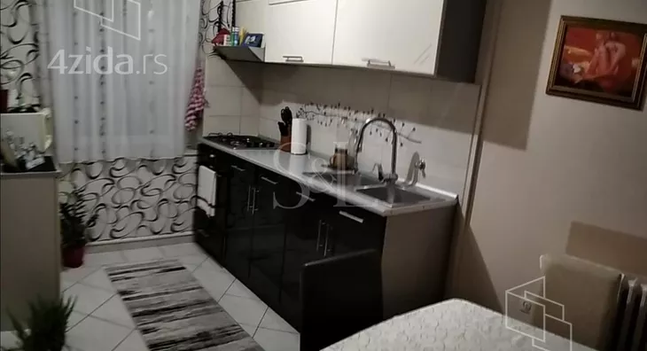 Šestosoban stan | 4zida
