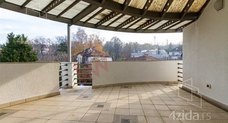 4-etažna kuća | 4zida