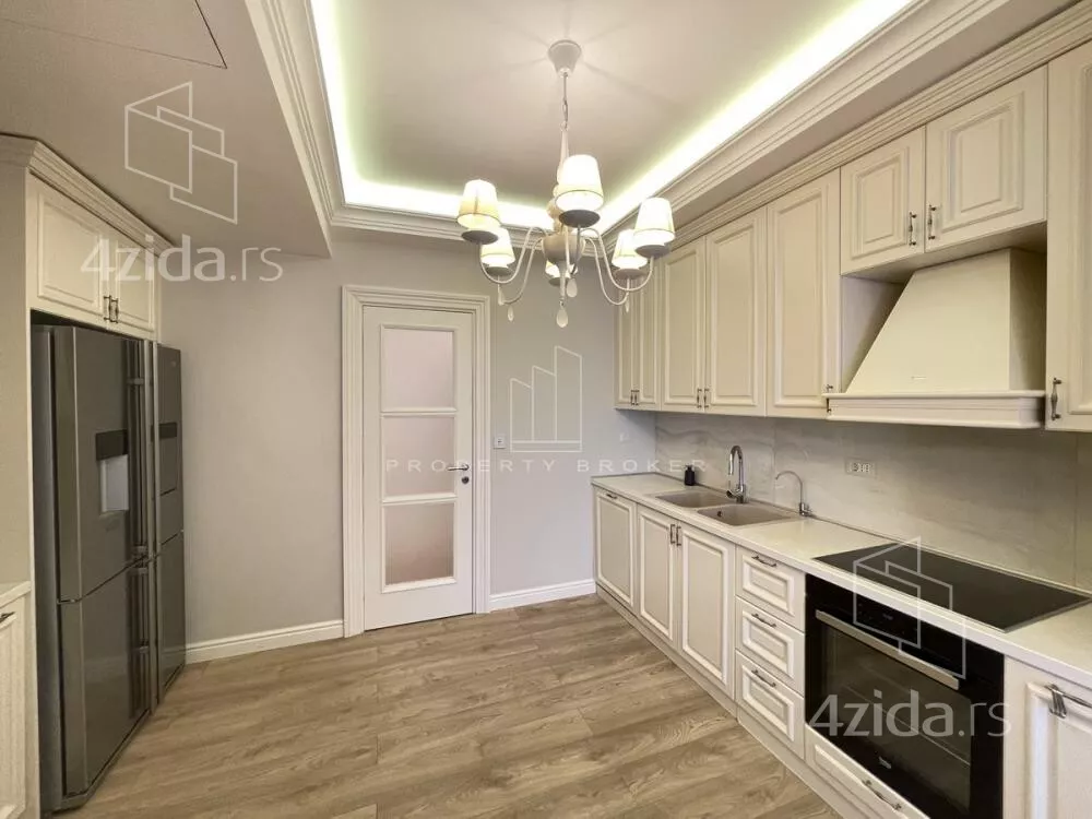 Petosoban stan | 4zida