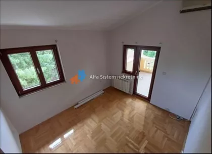 Autokomanda | 4zida.rs