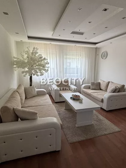 Milana Rakića | 4zida.rs