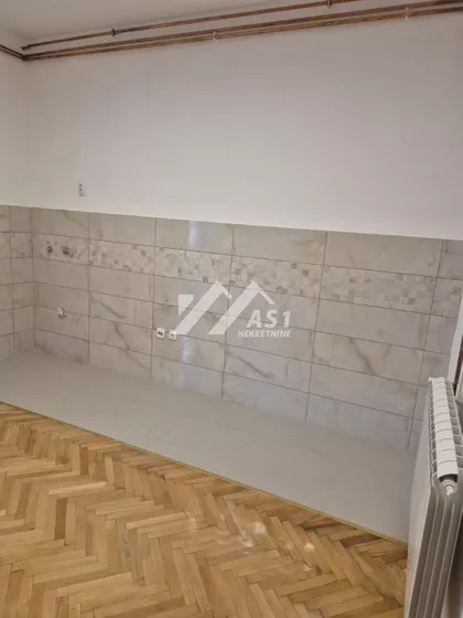 Cara Dušana | 4zida.rs