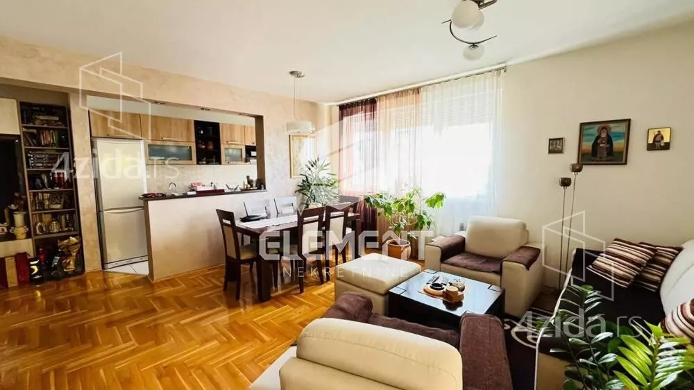 Troiposoban stan | 4zida