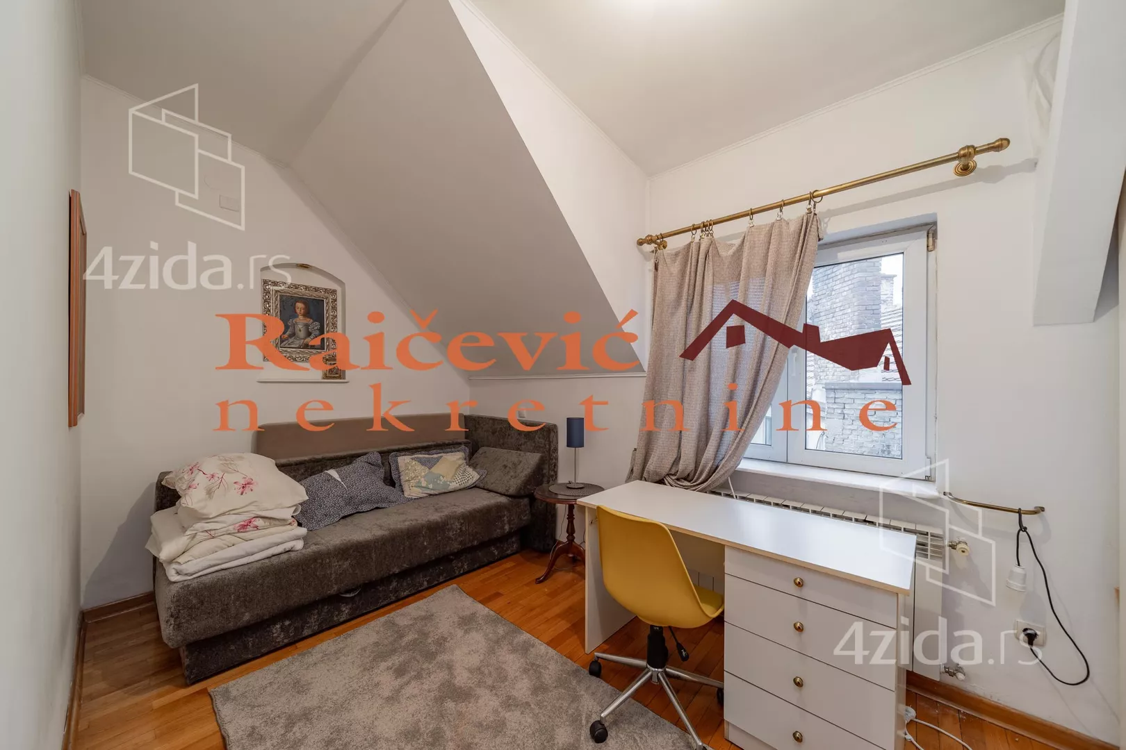 Petosoban stan | 4zida