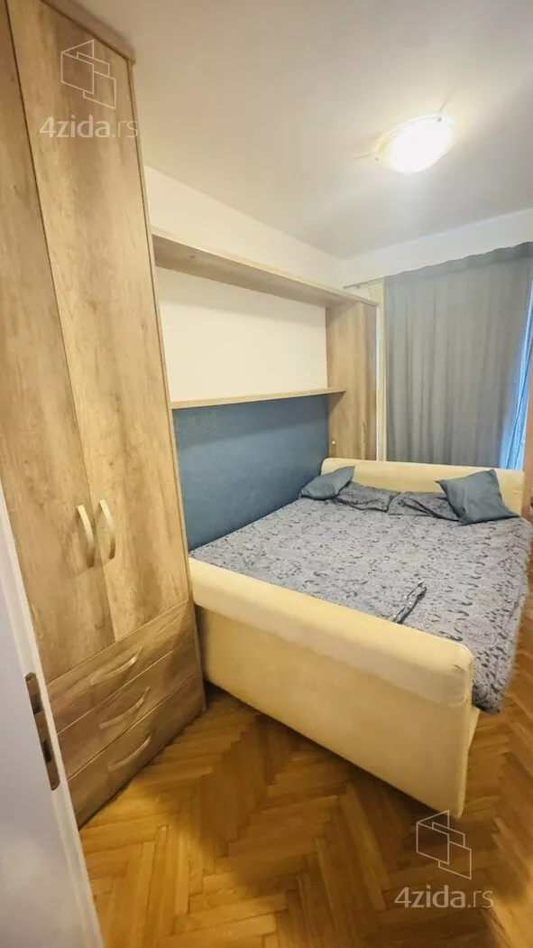 Četvoroiposoban stan | 4zida