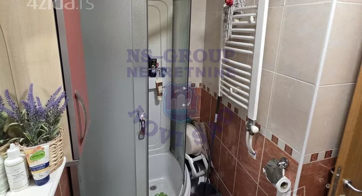 Šestosoban stan | 4zida