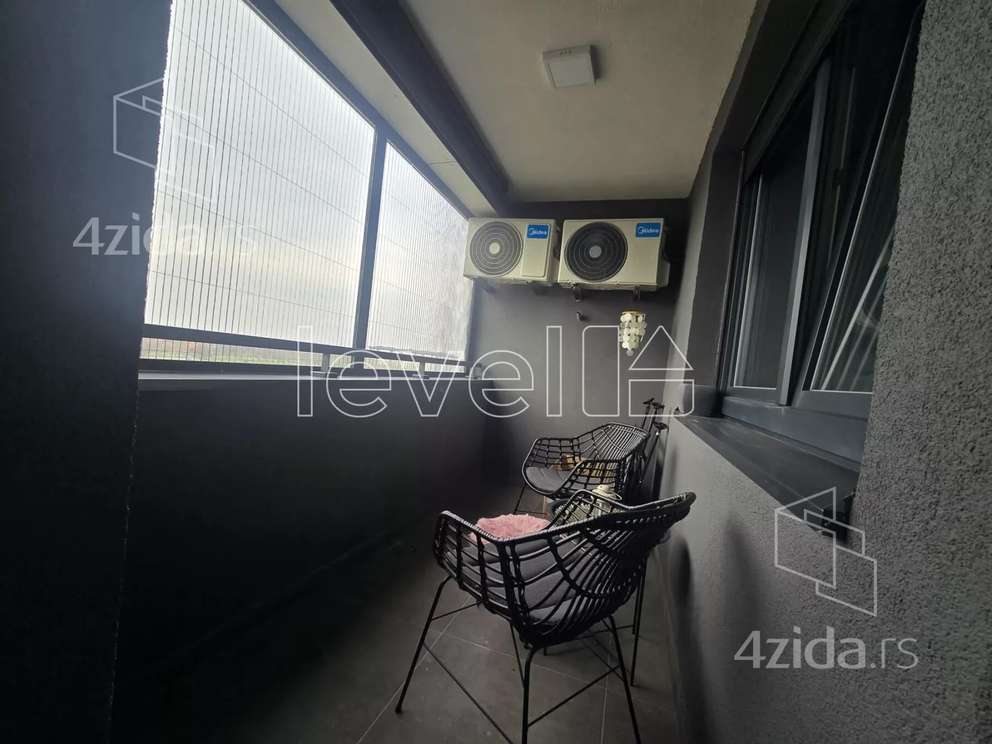 Troiposoban stan | 4zida