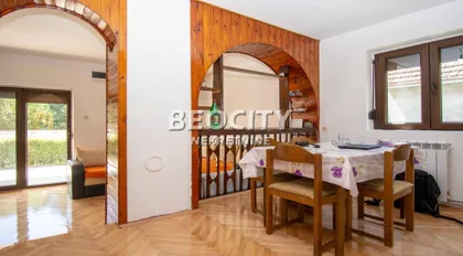 Momira Pucarevića | 4zida.rs