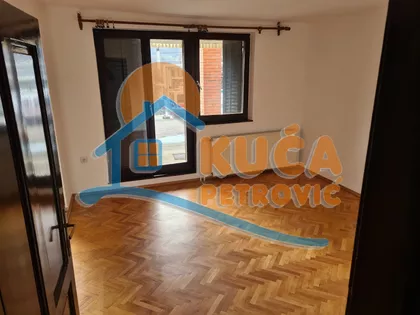 Cara Konstantina | 4zida.rs