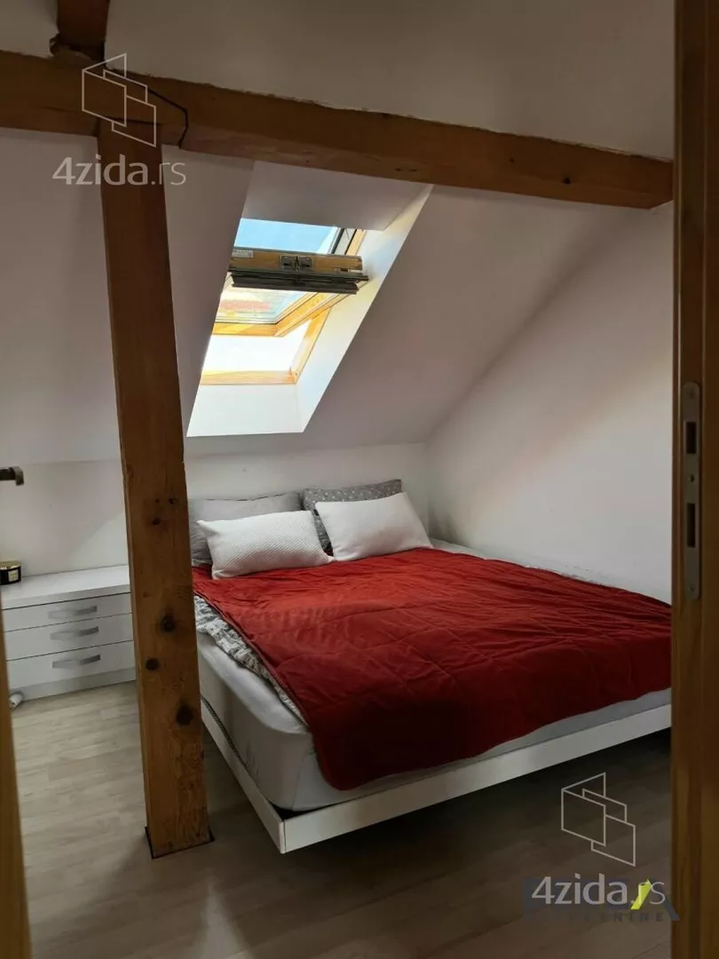 Četvoroiposoban stan | 4zida