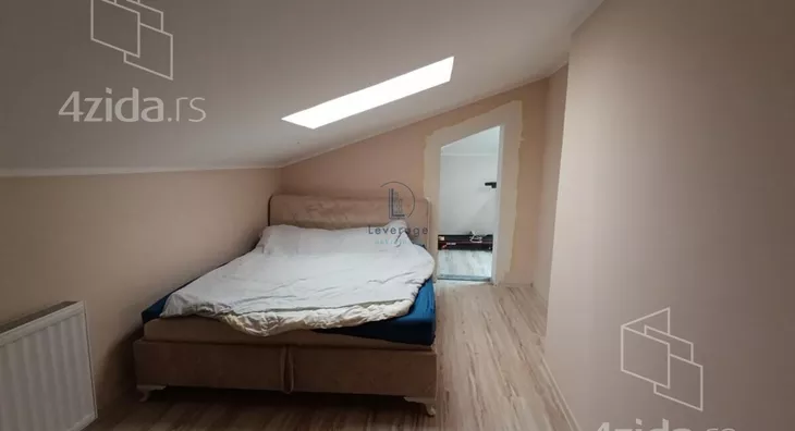 Četvoroiposoban stan | 4zida