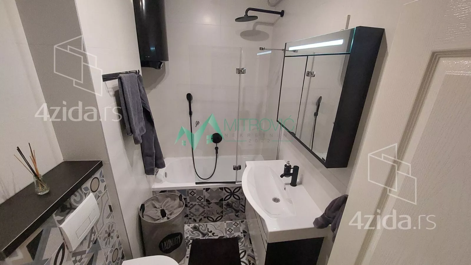 Troiposoban stan | 4zida