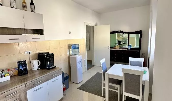 Šestosoban stan | 4zida