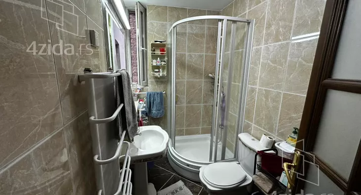 Petosoban stan | 4zida