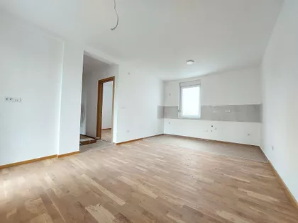 Veternička Rampa | 4zida.rs