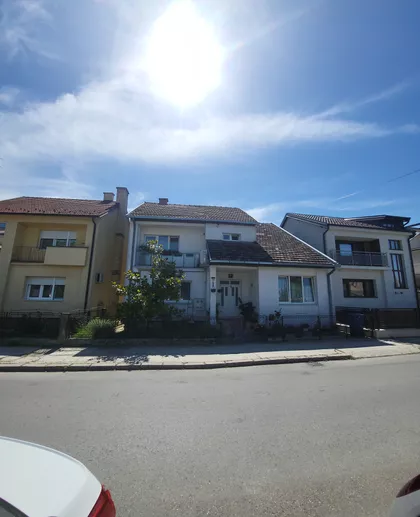 Jaračkih Žrtava 18 | 4zida.rs