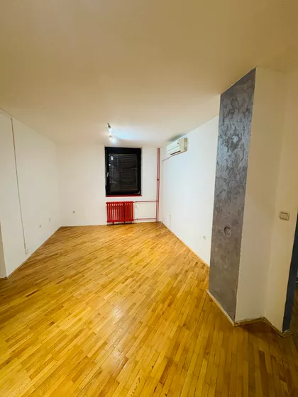 Šesnaestog Oktobra | 4zida.rs