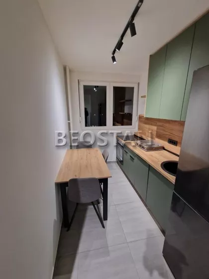 Pariske komune | 4zida.rs