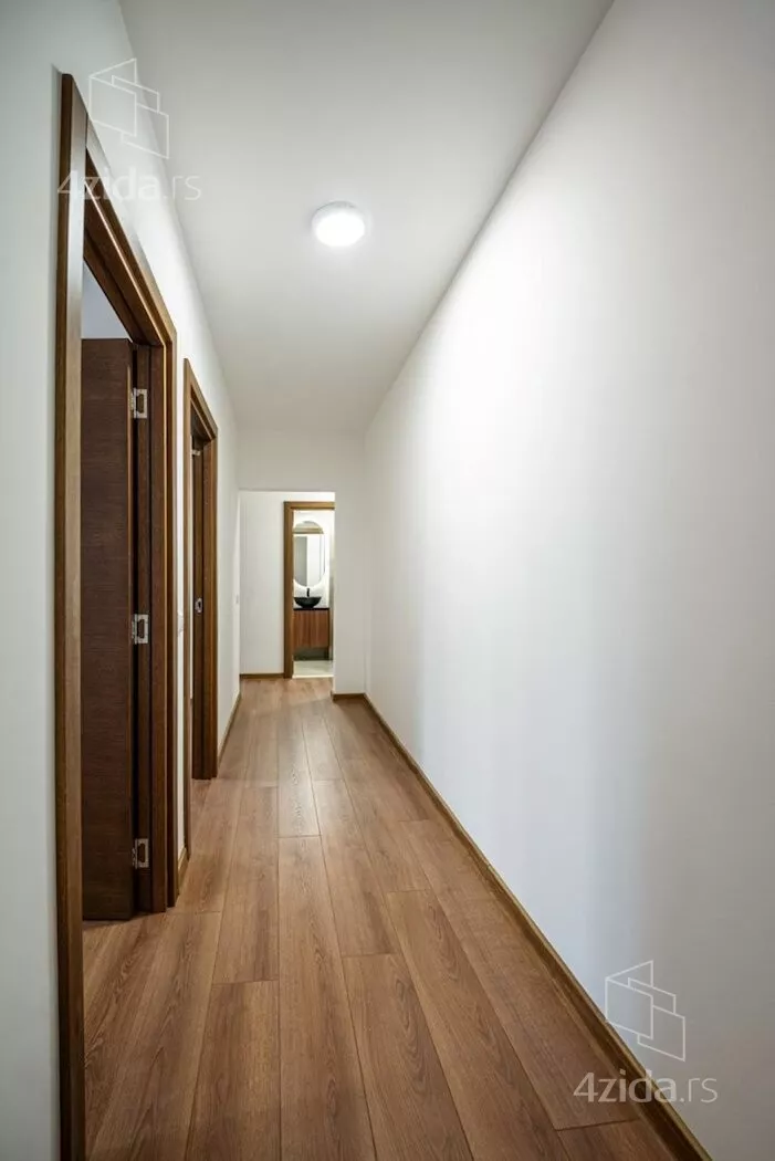 Četvoroiposoban stan | 4zida