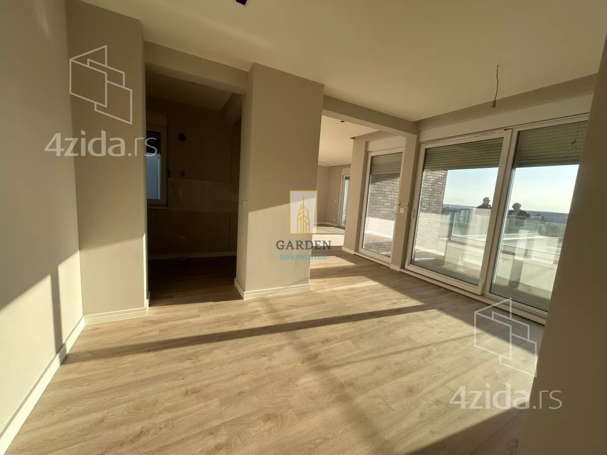 Četvoroiposoban stan | 4zida