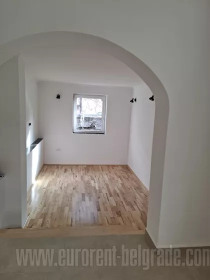 KLINIČKI CENTAR | 4zida.rs