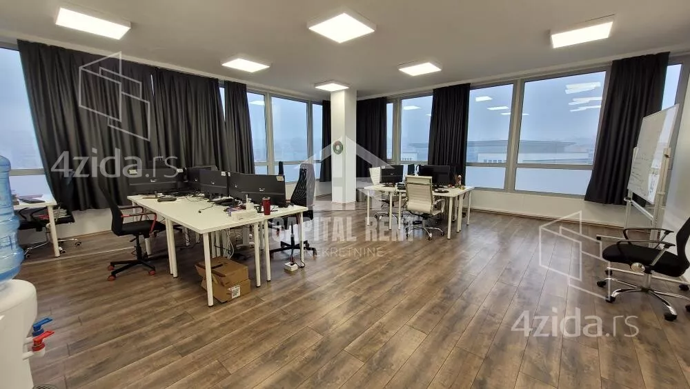 Poslovna zgrada | 4zida