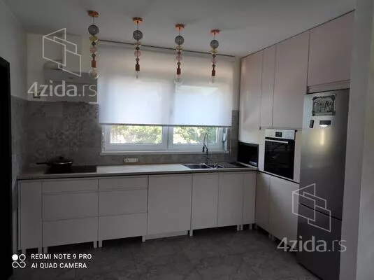 Šestosoban stan | 4zida