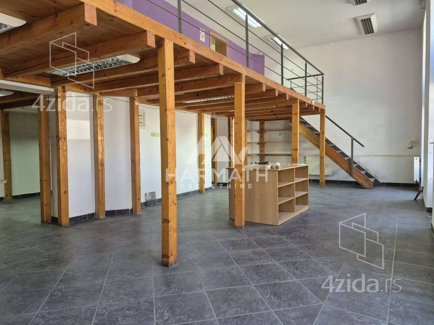 Poslovni prostor | 4zida