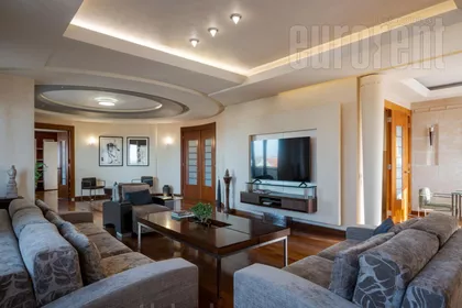 BANOVO BRDO | 4zida.rs