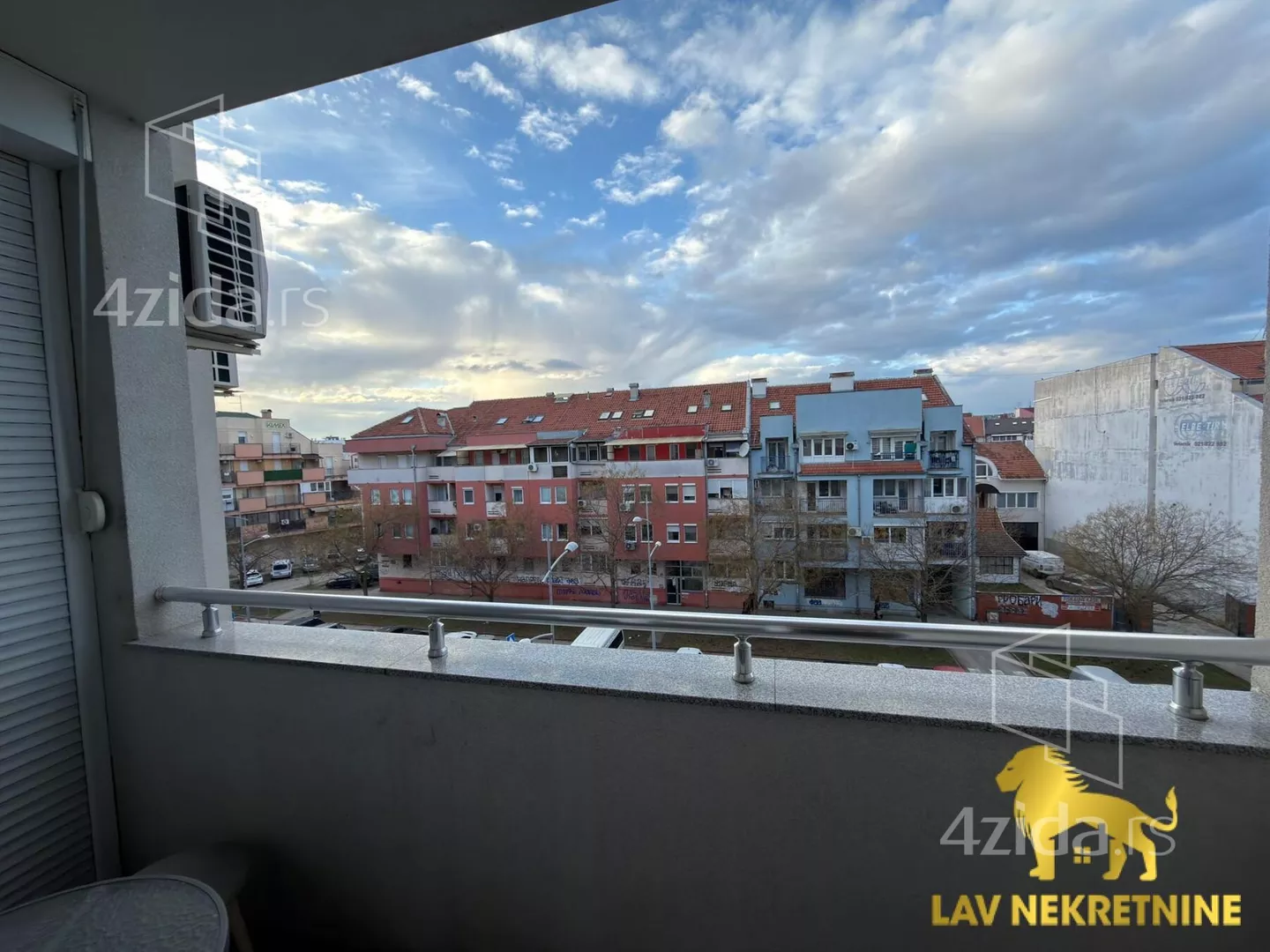 Dvoiposoban stan | 4zida