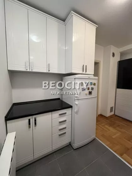 Boška Petrovića | 4zida.rs