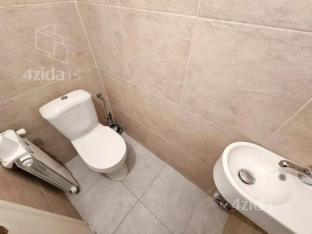 Četvoroiposoban stan | 4zida