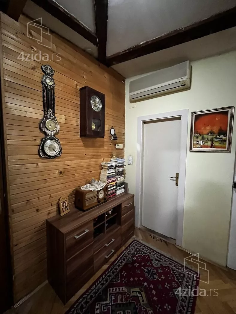 Šestosoban stan | 4zida