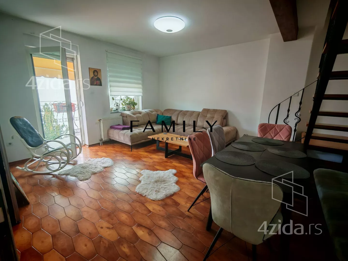 Petosoban stan | 4zida