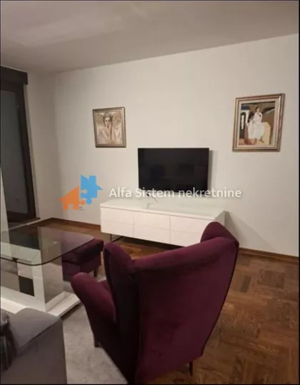 Crveni Krst Vračar | 4zida.rs