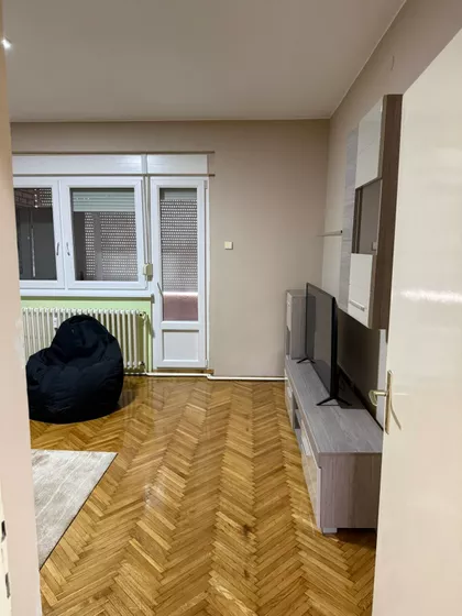 Mihajla Pupina 6 | 4zida.rs