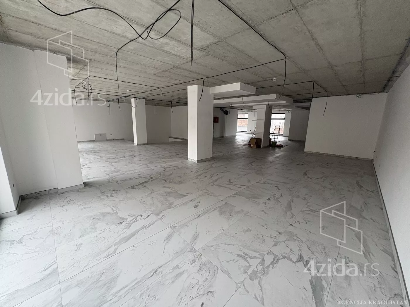 Poslovni prostor | 4zida