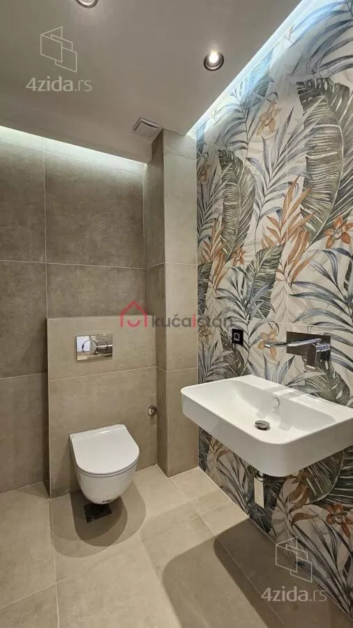 Petosoban stan | 4zida