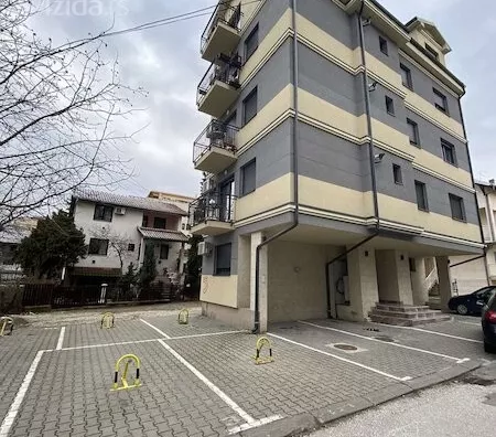 Parking | 4zida