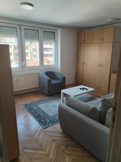 Trg đačkog bataljona | 4zida.rs