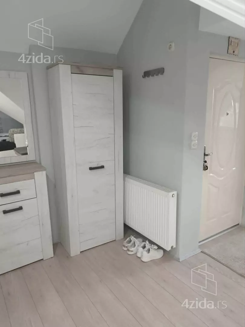 Četvoroiposoban stan | 4zida