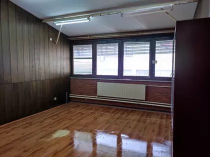 Trg Cara Jovana Nenada 15 | 4zida.rs