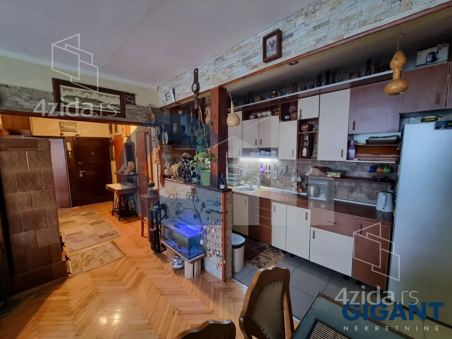 Troiposoban stan | 4zida